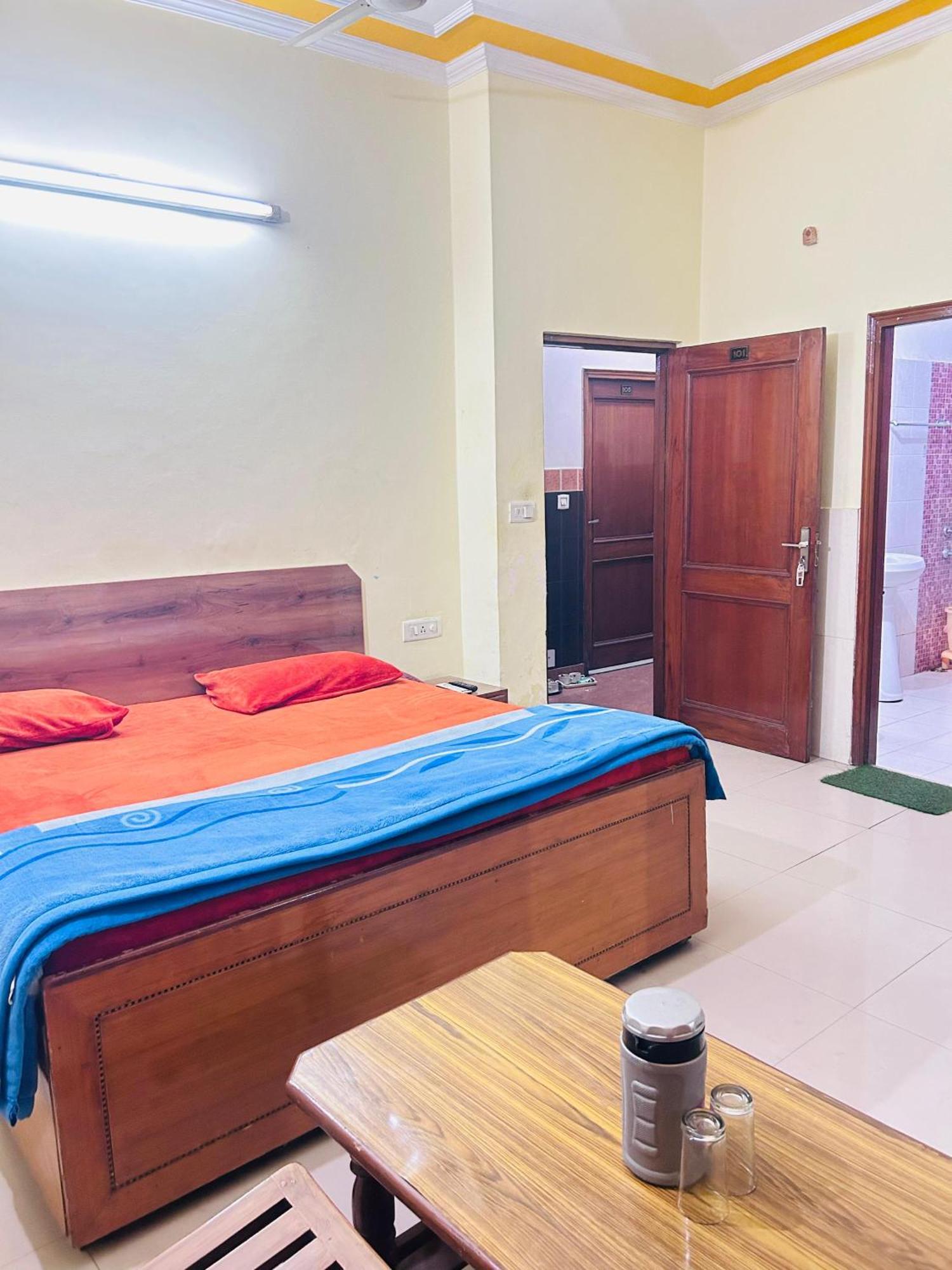 Sunrise Hotel Jalandhar Esterno foto